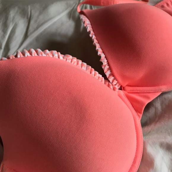 VICTORIA’S SECRET lined perfect coverage 36D bra - Picture 8 of 8